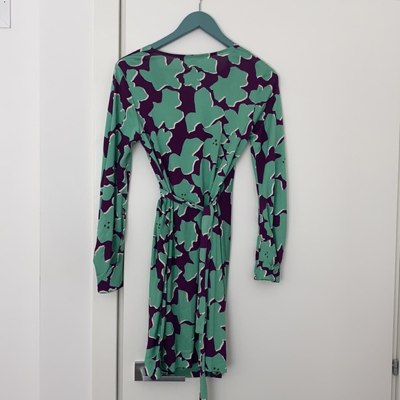 iconic Diane Von Furstenberg wrap dress - Picture 5 of 5